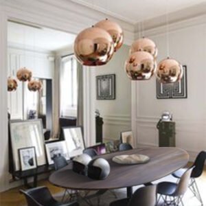 Egg-shaped table with a 250 cm length.